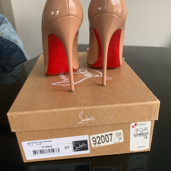 Christian Louboutin So Kate - Picture 2 of 4